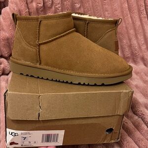 UGG Chestnut Suede Short Booties size 7
